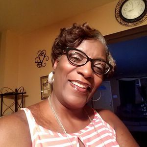 Meet your Posher, Flora